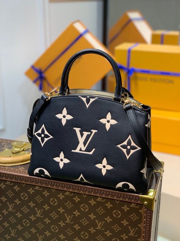 LV Petit Palais Monogram Flowers Beige For Women, Shoulder And Crossbody Bags 11.4in/29cm LV M58913