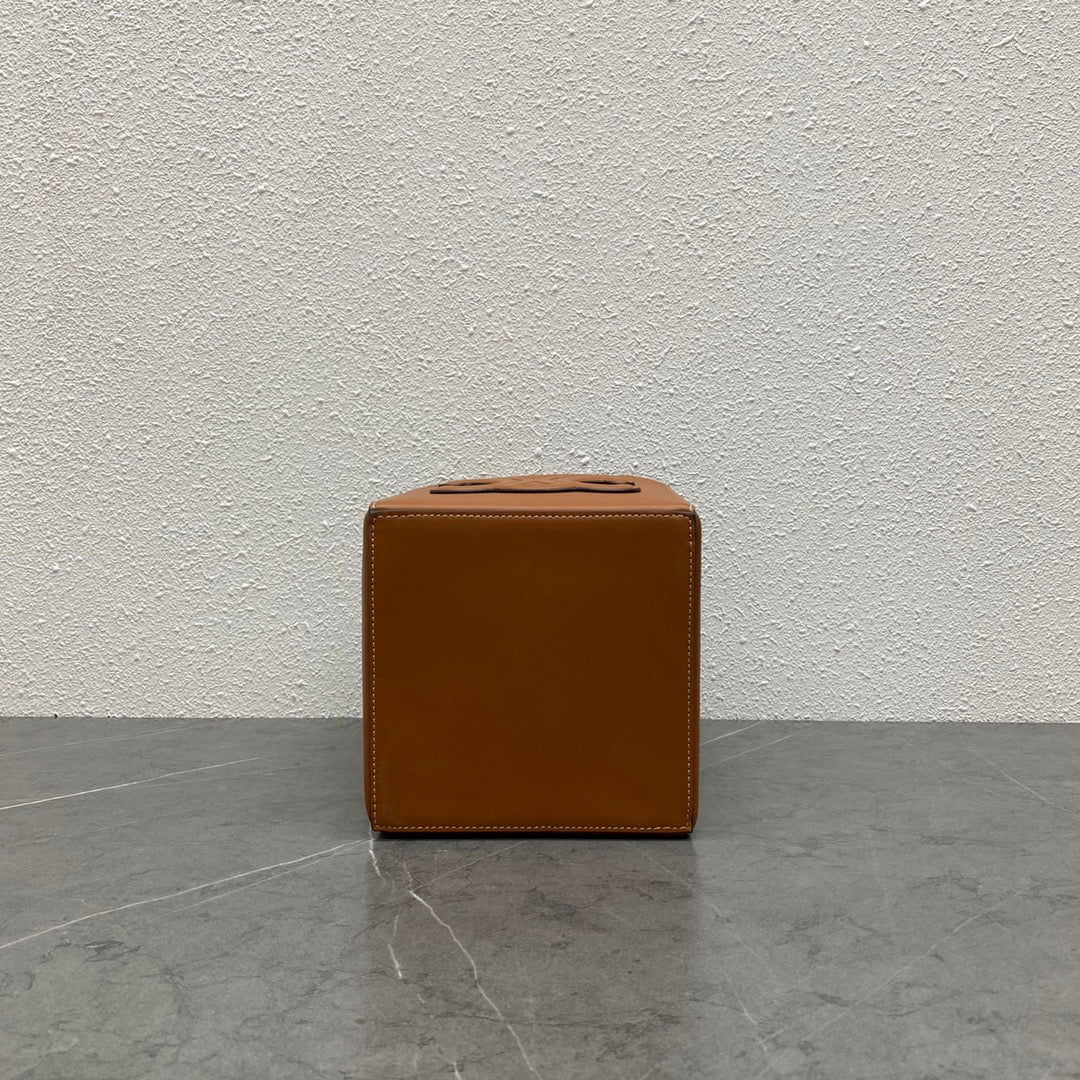CE Cube Bag Cuir Triomphe Square Tan For Women 6in/15cm