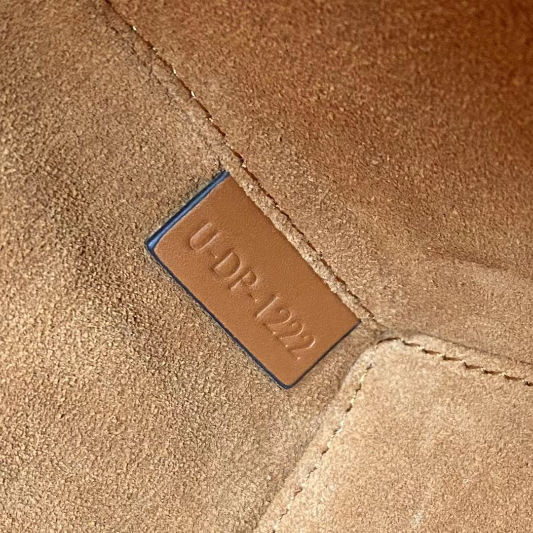 CE Cube Bag Cuir Triomphe Square Tan For Women 6in/15cm