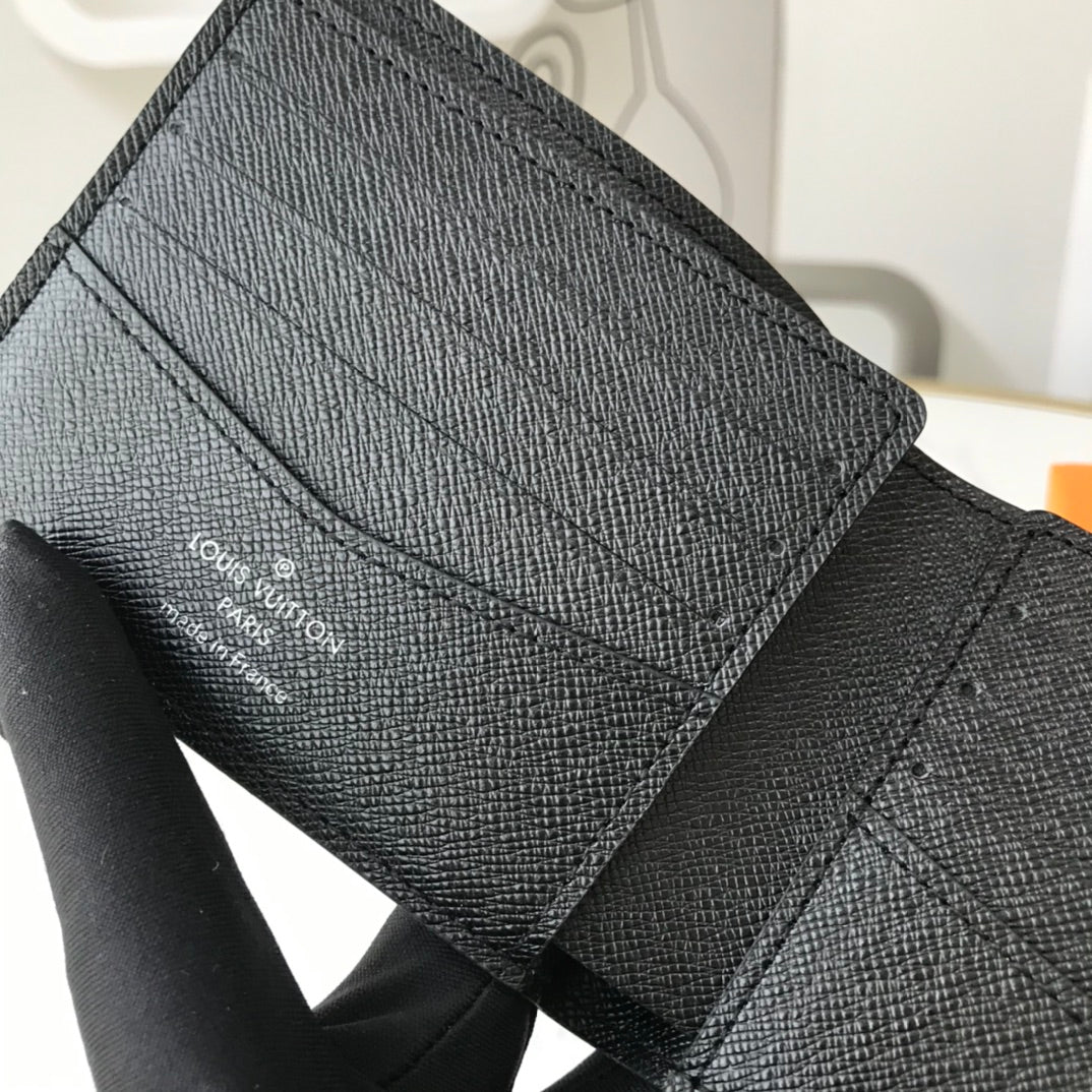 New Arrival Wallet LUV 011
