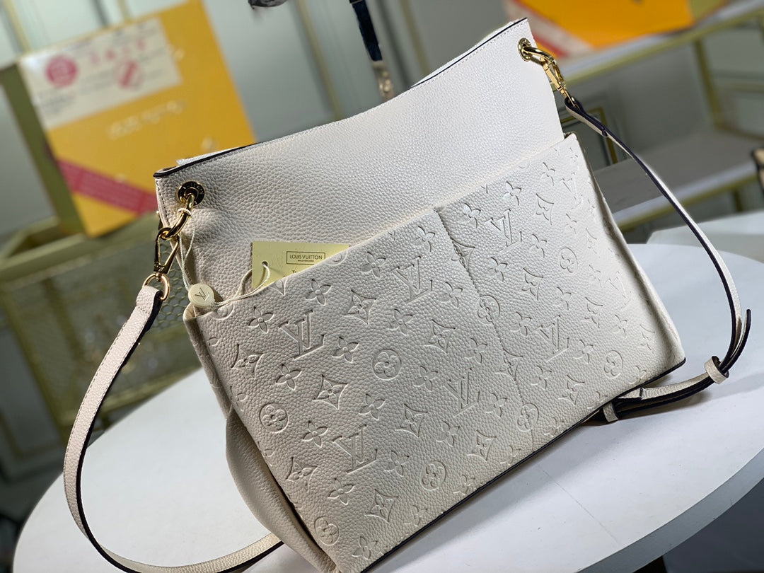 New Arrival Bags LUV 112
