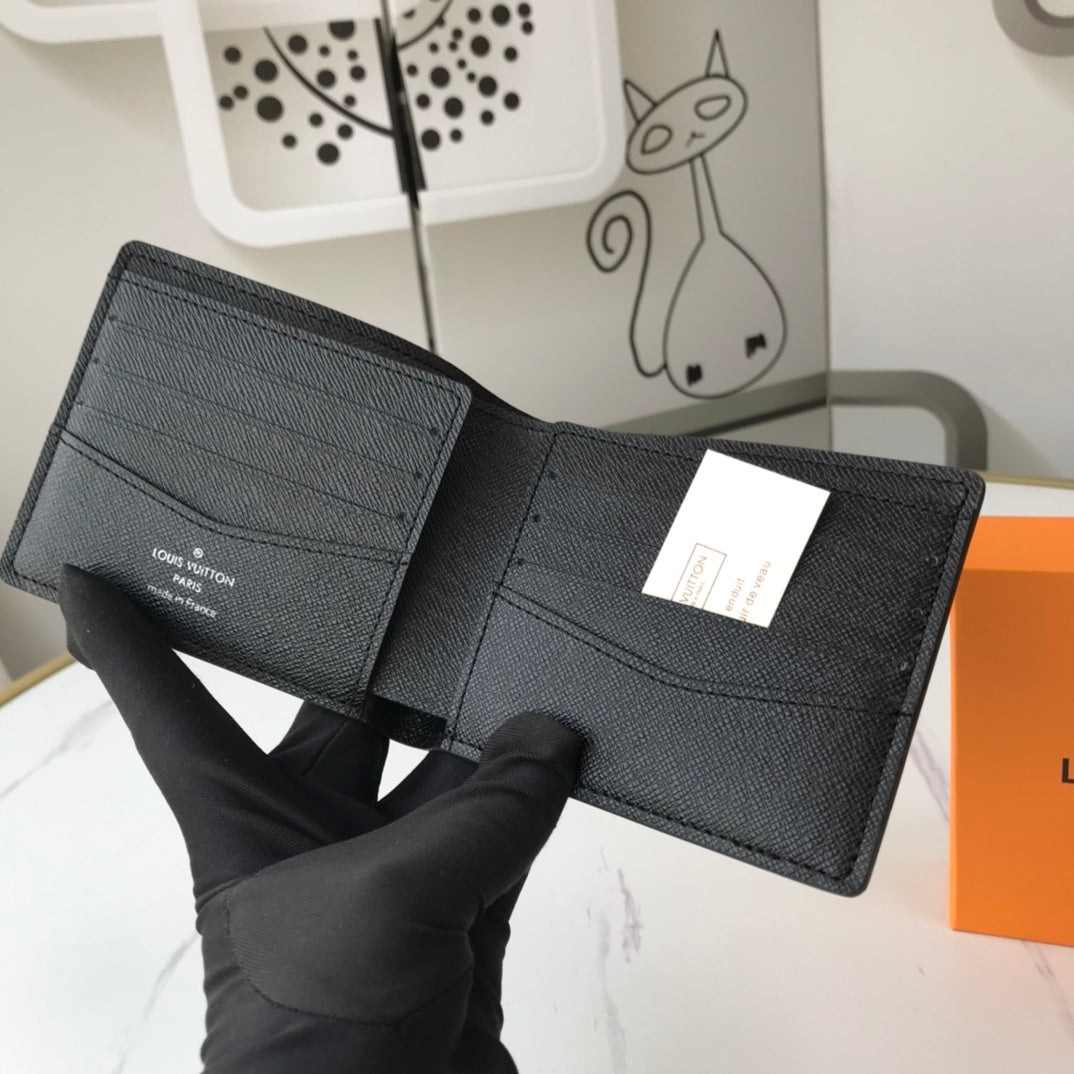 New Arrival Wallet LUV 011