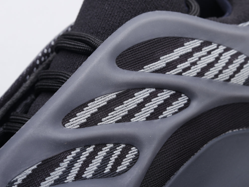 FC - Yzy 700 Alvah Sneaker