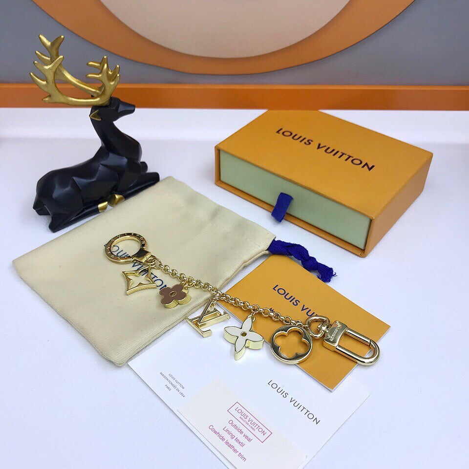 FC - Women Keychains LUV 058