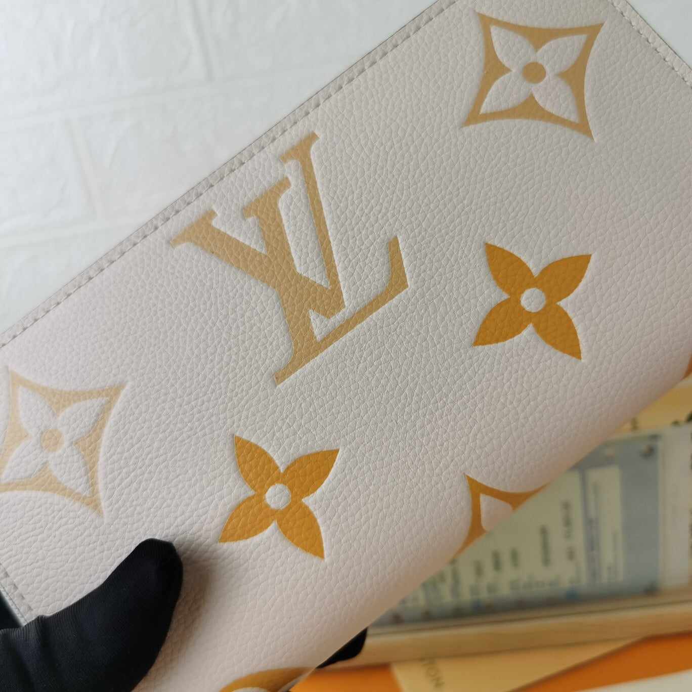 New Arrival Wallet LUV 107