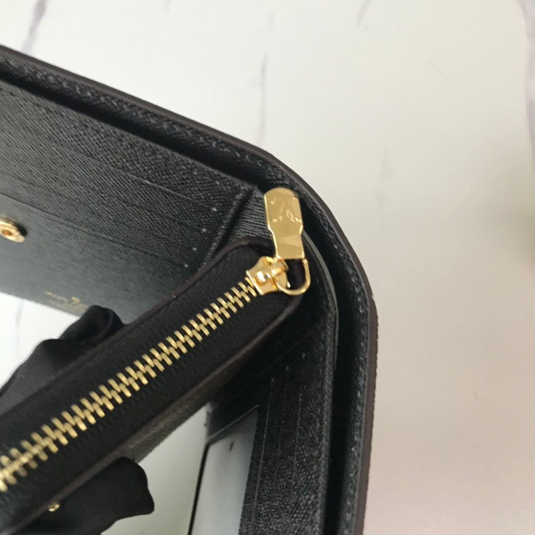 New Arrival Wallet LUV 039